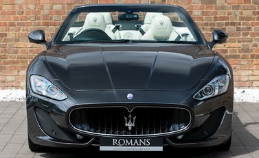 Maserati Grancabrio Sport 8