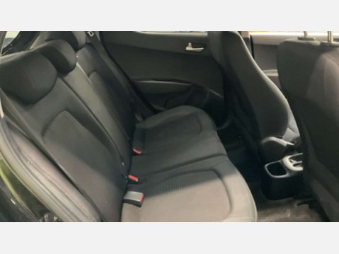 Hyundai i10 1.2 Premium SE Hatchback 5dr Petrol Manual Euro 6 (87 ps) 9