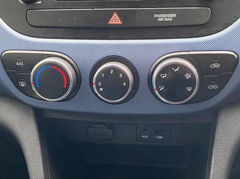 Hyundai i10 1.0 SE Euro 5 5dr 11