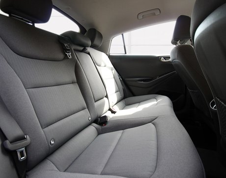 Hyundai IONIQ PREMIUM MHEV 8