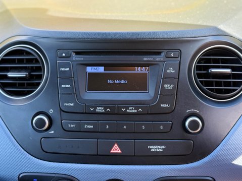 Hyundai i10 1.2 Premium Euro 5 5dr 17