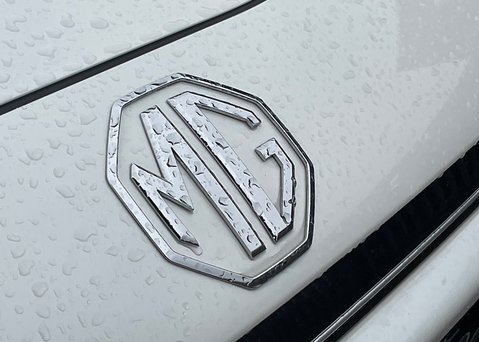 MG HS 1.5 T-GDI TROPHY 4