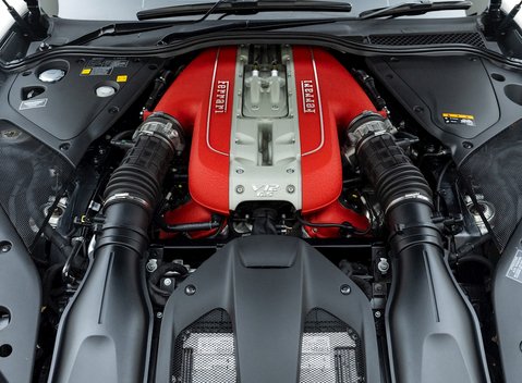 Ferrari 812 Superfast 31