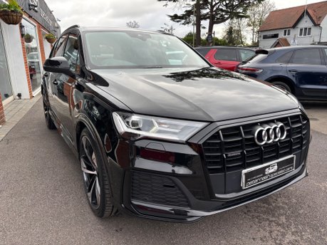 Audi Q7 TDI QUATTRO S LINE BLACK EDITION MHEV 24