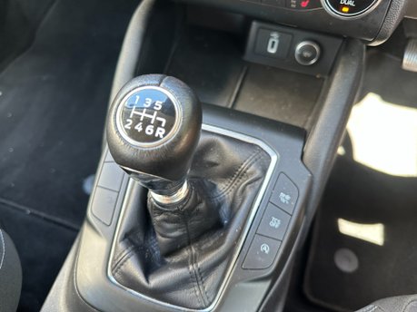 Ford Focus TITANIUM 1.0T EcoBoost 5dr 12