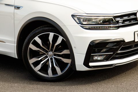 Volkswagen Tiguan R-LINE TECH TDI DSG 11
