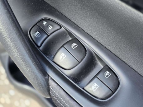 Nissan Qashqai 1.3 DIG-T Acenta Premium SUV 5dr Petrol DCT Auto Euro 6 (s/s) (160 ps) 19