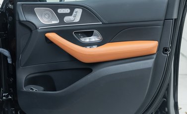 Mercedes-Benz GLS 450 33