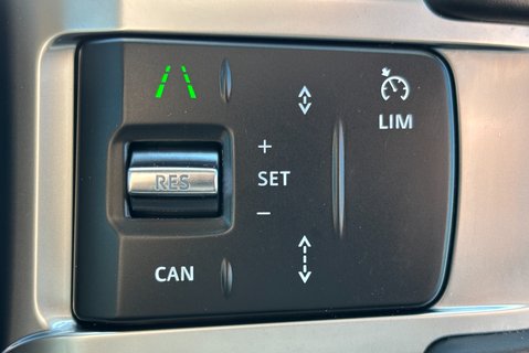 Land Rover Discovery D300 HSE Mhev Panel Van - Full LR Service History 34