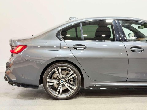 BMW 3 Series 2.0 330e 12kWh M Sport Saloon 4dr Petrol Plug-in Hybrid Auto Euro 6 (s/s) ( 15