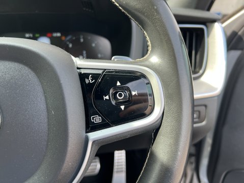 Volvo XC60 2.0 B4 MHEV R-Design SUV 5dr Diesel Hybrid Auto AW 22