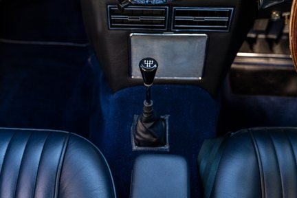 Aston Martin DB6 4.2 Vantage 22