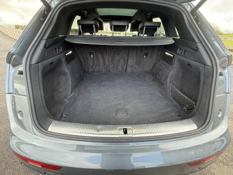 Audi Q5 2.0 TDI 40 S line S Tronic quattro Euro 6 (s/s) 5dr 17