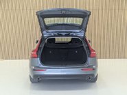 Volvo V60 2.0 V60 Momentum B4 MHEV Auto 5dr 27