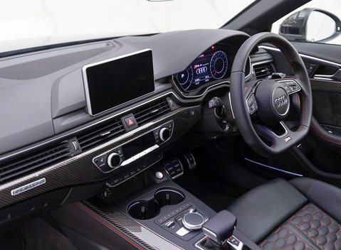 Audi RS4 Avant Carbon Edition 15