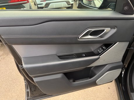 Land Rover Range Rover Velar R-DYNAMIC HSE 300D 51