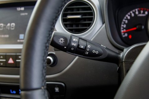 Hyundai i10 PREMIUM SE 12