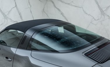 Porsche 911 Targa 4 GTS (991.2) 38