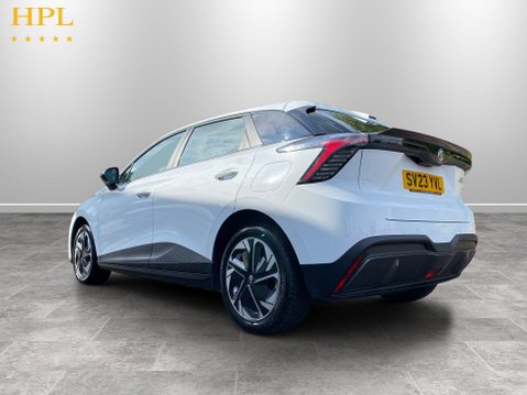 MG MG4 64kWh SE Long Range Hatchback 5dr Electric Auto (203 ps) 5