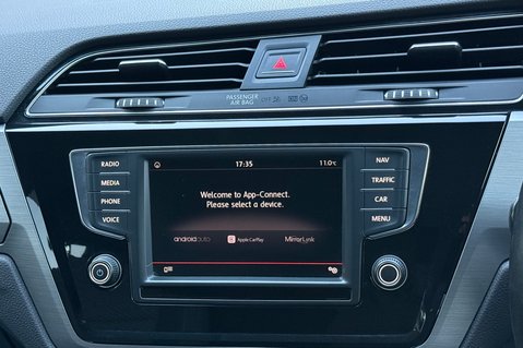 Volkswagen Touran SE TDI BMT -APPLE CAR PLAY-£35 ROAD TAX -9 SERVICES -PARK PILOT-240V SOCKET 37