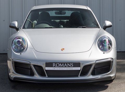 Porsche 911 (991.2) Carrera GTS 4