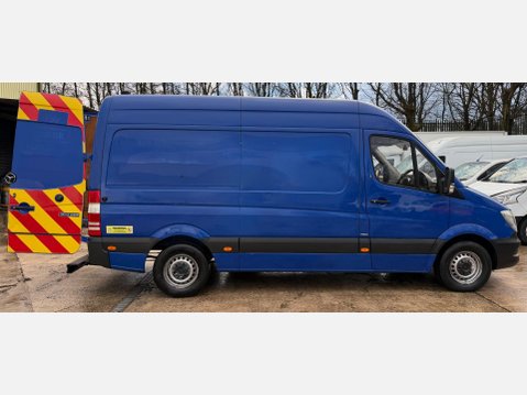 Mercedes-Benz Sprinter 2.1 211 CDi Panel Van 5dr Diesel Manual RWD L2 H3 (234 g/km, 112 bhp) 10