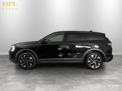 Vauxhall Grandland 1.2 Ultimate SUV 5dr Petrol Hybrid e-DCT Euro 6 (s/s) (136 ps) 4