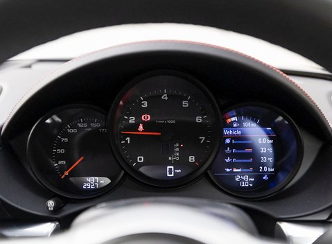 Porsche 718 Cayman 14