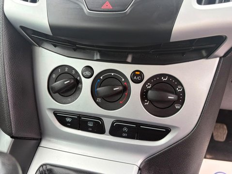 Ford Focus 1.0T EcoBoost Zetec Euro 5 (s/s) 5dr 27
