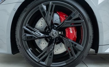 Audi RS6 Avant Carbon Black 27