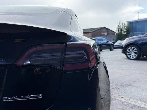 Tesla Model 3 (Dual Motor) Performance Saloon 4dr Electric Auto 4WDE (Performance Upgrade 19