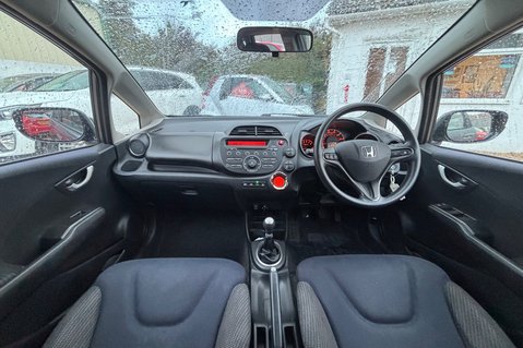 Honda Jazz I-VTEC ES..12 SERVICES LAST ONE @75K .. BEST COLOUR !!.. 1 PREVIOUS KEEPER  9