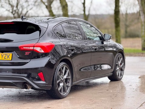 Ford Focus 2.3 Focus ST 5dr 40