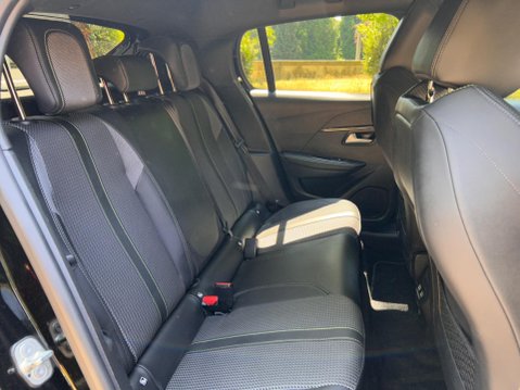 Peugeot 208 GT LINE 7