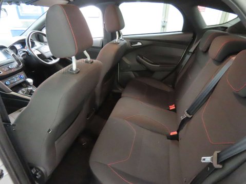 Ford Focus 1.5 Focus ST-Line TDCi 5dr 9