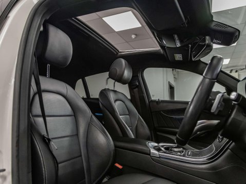 Mercedes-Benz GLC 2.1 GLC220d AMG Line (Premium Plus) Coupe 5dr Diesel G-Tronic 4MATIC Euro 6 71