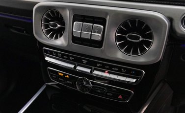 Mercedes-Benz G Series G 350 D 4MATIC AMG LINE PREMIUM 16