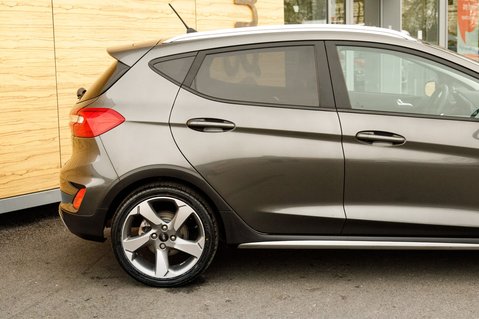 Ford Fiesta ACTIVE X 7