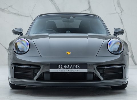 Porsche 911 Carrera GTS (992) 7