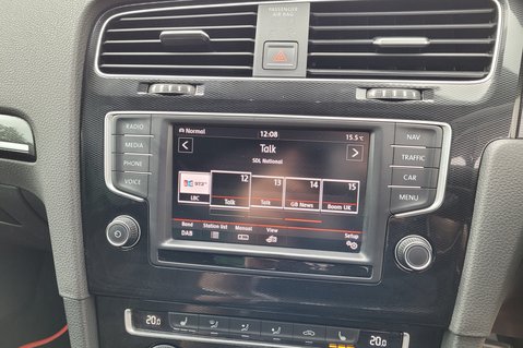 Volkswagen Golf GTI 38