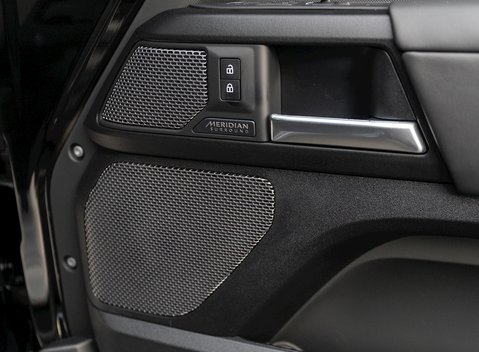 Land Rover Defender 90 V8 22