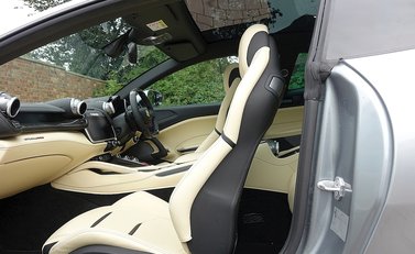 Ferrari GTC4 Lusso 20