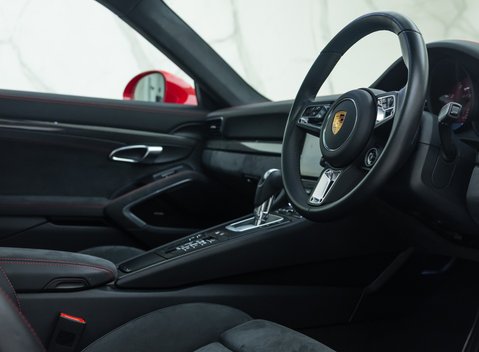 Porsche 911 Carrera 4 GTS (991.2) 13