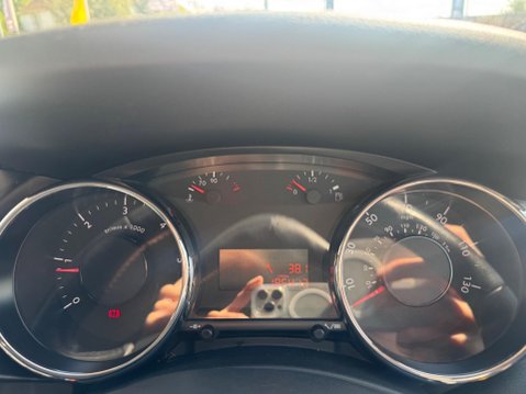 Peugeot 3008 1.6 HDi Sport Euro 5 5dr 9