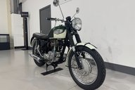 Triumph Bonneville 650cc 2