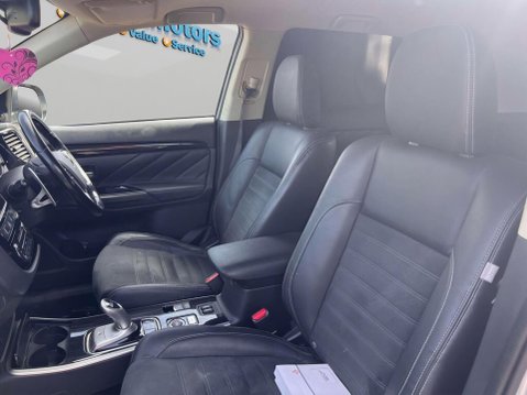 Mitsubishi Outlander 2.0 12kWh Juro CVT 4WD Euro 6 (s/s) 5dr 12