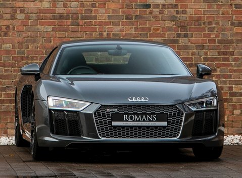 Audi R8 V10 Plus 1