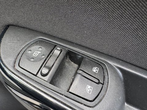 Vauxhall Corsa 1.4i ecoTEC SRi VX Line Nav Black Euro 6 5dr 25