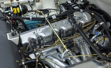 Mercedes-Benz 280 SL W113 Pagoda 64