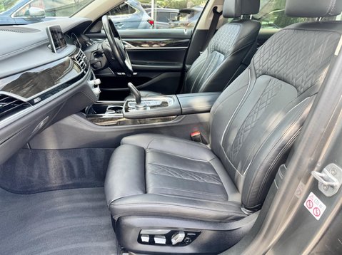 BMW 7 Series 740LD XDRIVE EXCLUSIVE 19